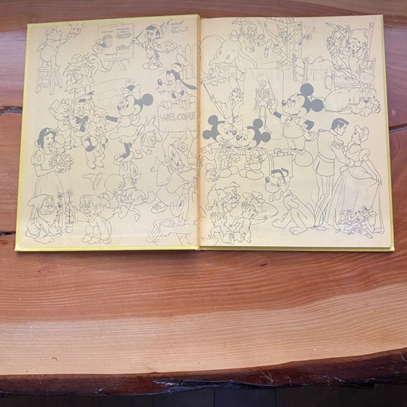 Vintage Walt Disney A Guide To Fun And Learning book Volume 19 - Picture 3 of 3